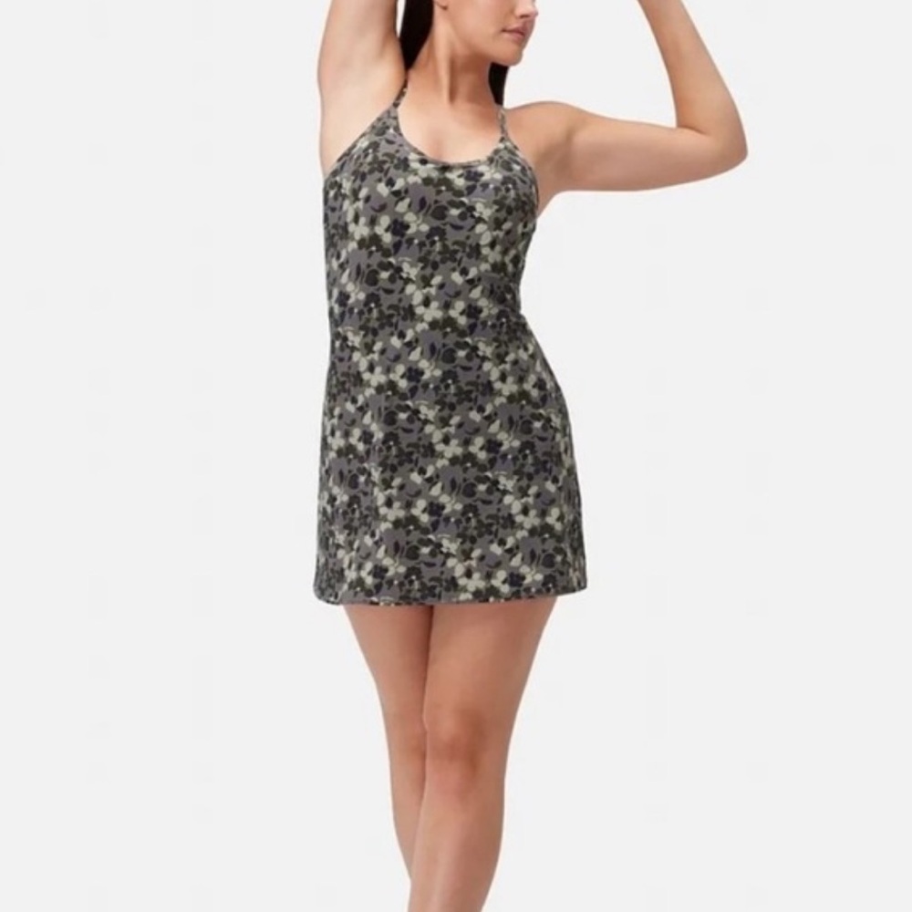 Outdoor Voices The Exercise Dress in Tea Tree Floral